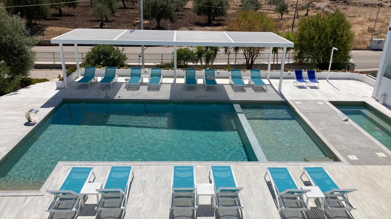 Hotel Defkalion Петра Екстериор снимка