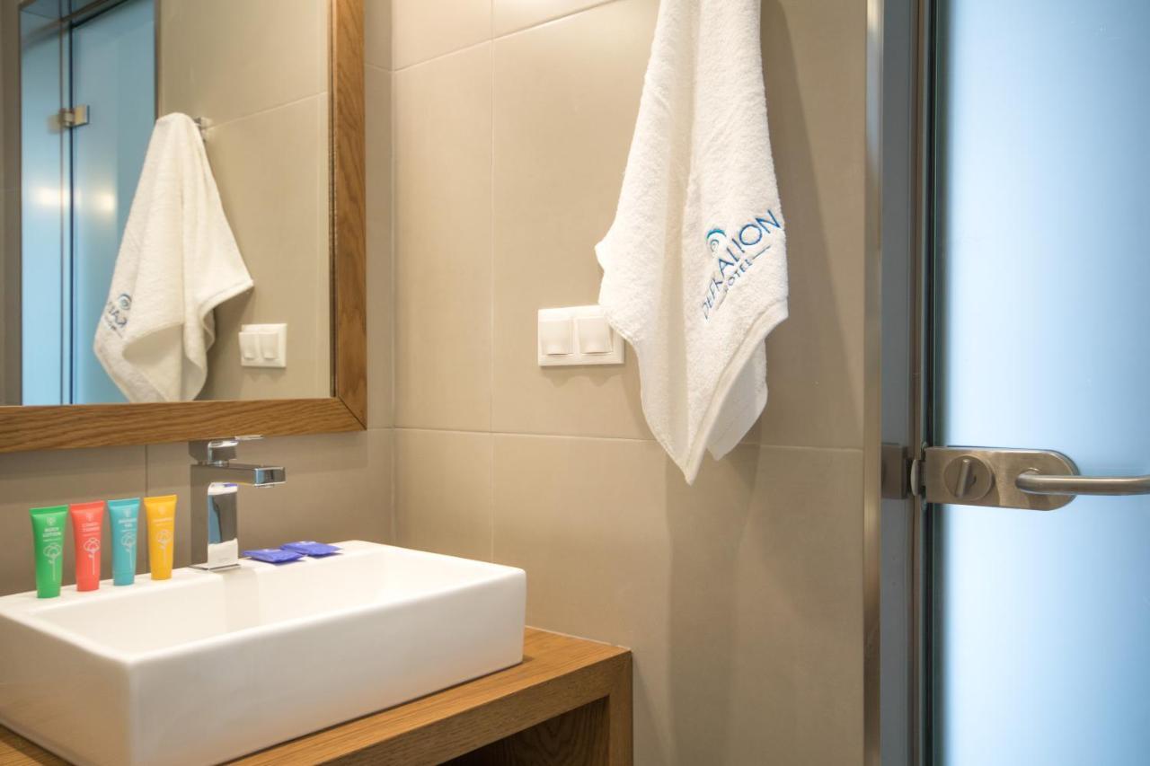 Hotel Defkalion Петра Екстериор снимка